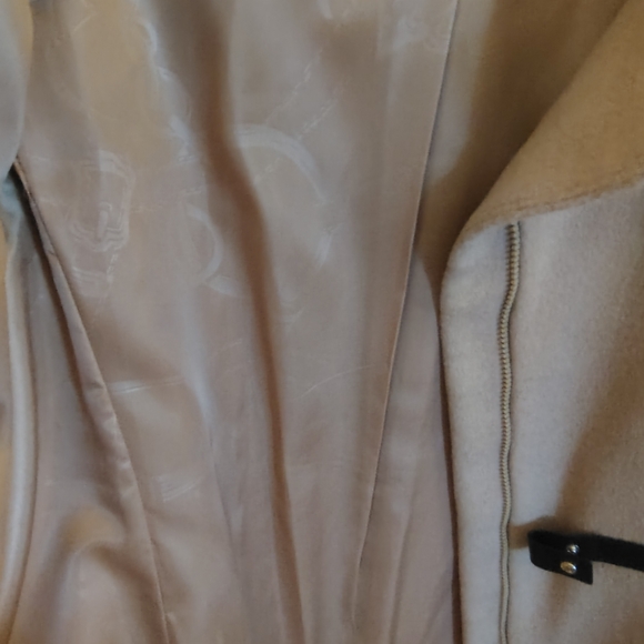 Beige Wool Coat with Black Accents - Picture 8 of 9